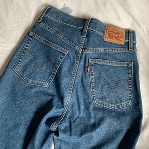 Levi Cropped Jeans